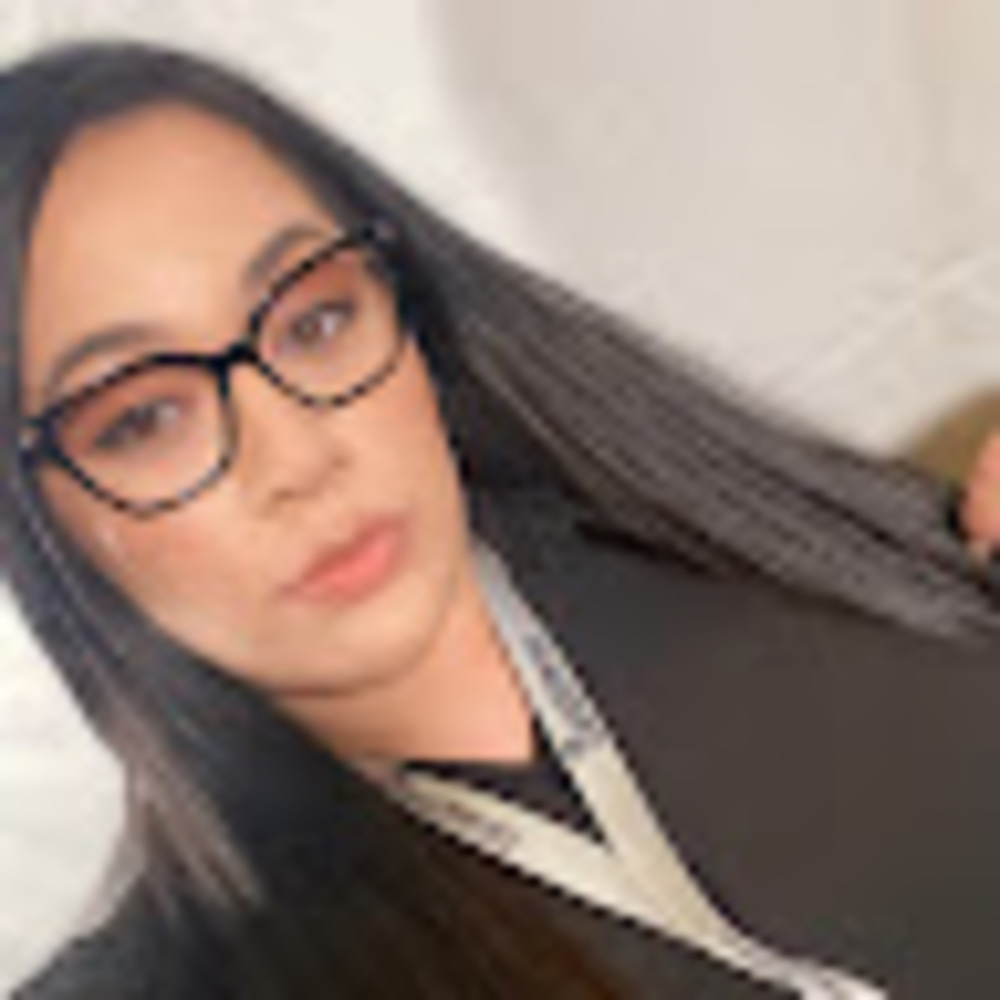 Meet your Posher, Yahira